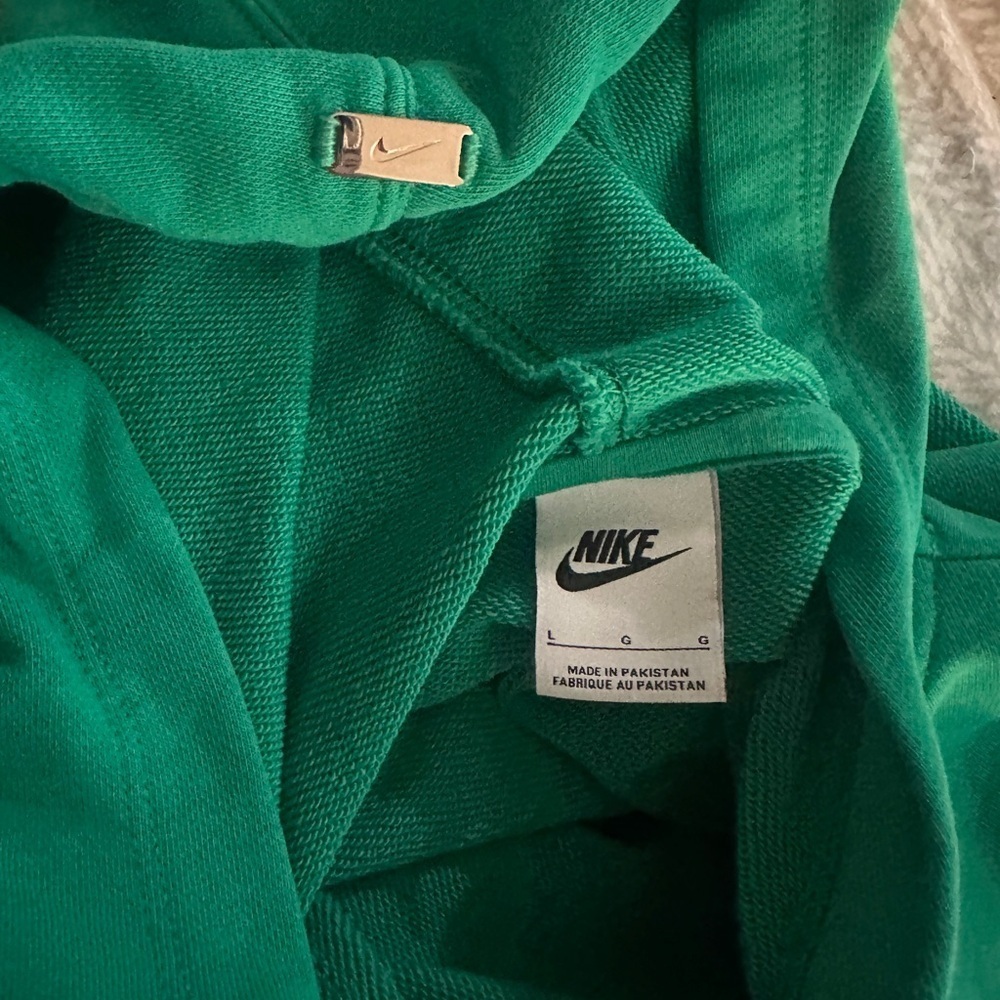 NIKE Vibrant Green Cropped Hoodie - Picture 9 of 9